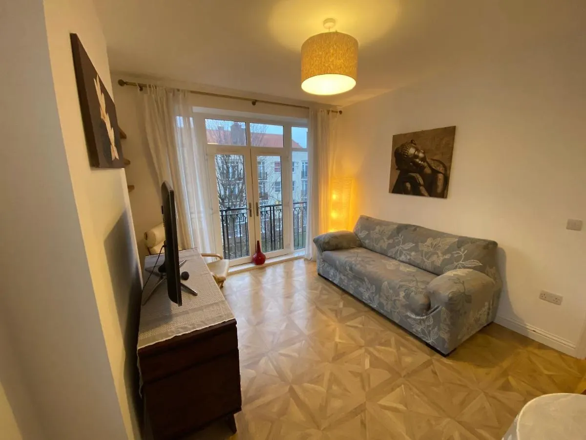 Spacious 1 Bedroom Flat In London Apartment