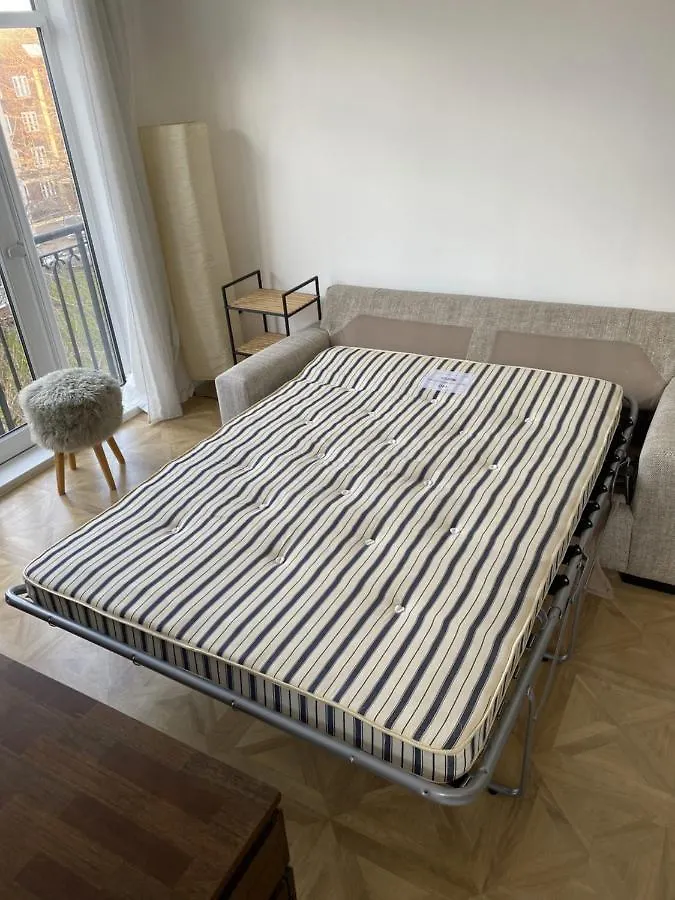 Spacious 1 Bedroom Flat In London