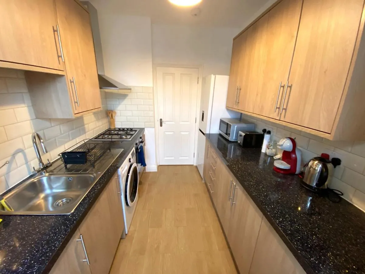 Apartment Spacious 1 Bedroom Flat In London